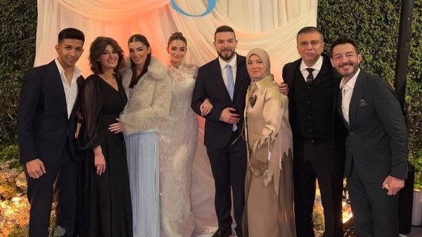 الاحتفال اقتصر على العائلة.. خطوبة ملك أحمد زاهر على السيناريست شريف الليثي